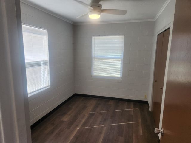 1712 Simpson Ave, Winfield, KS 67156