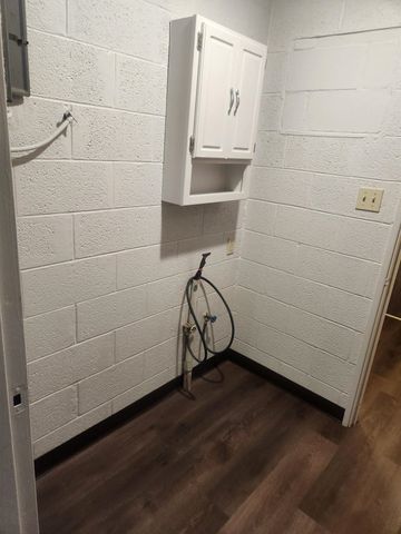 1712 Simpson Ave, Winfield, KS 67156