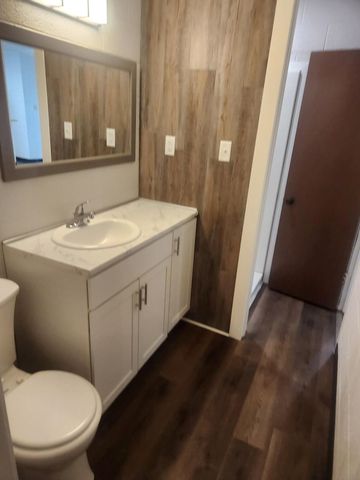 1712 Simpson Ave, Winfield, KS 67156