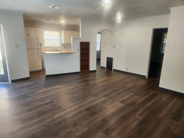 1712 Simpson Ave, Winfield, KS 67156