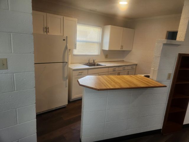 1712 Simpson Ave, Winfield, KS 67156