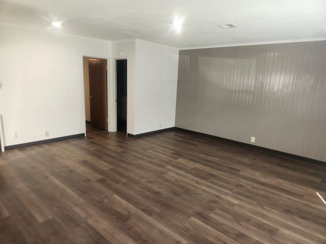 1712 Simpson Ave, Winfield, KS 67156