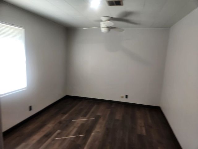 1712 Simpson Ave, Winfield, KS 67156