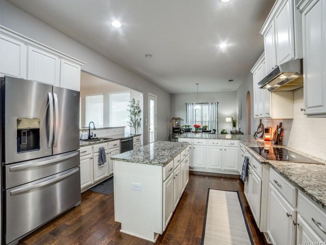 192 Sunrise Hill, Castroville, TX 78009