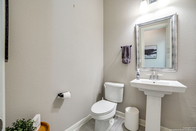 192 Sunrise Hill, Castroville, TX 78009