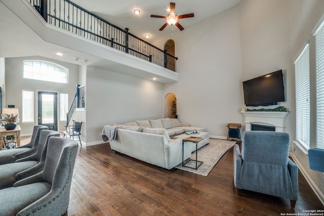 192 Sunrise Hill, Castroville, TX 78009