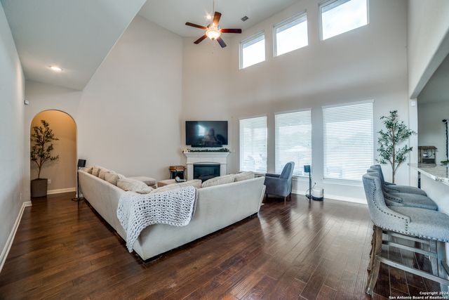 192 Sunrise Hill, Castroville, TX 78009