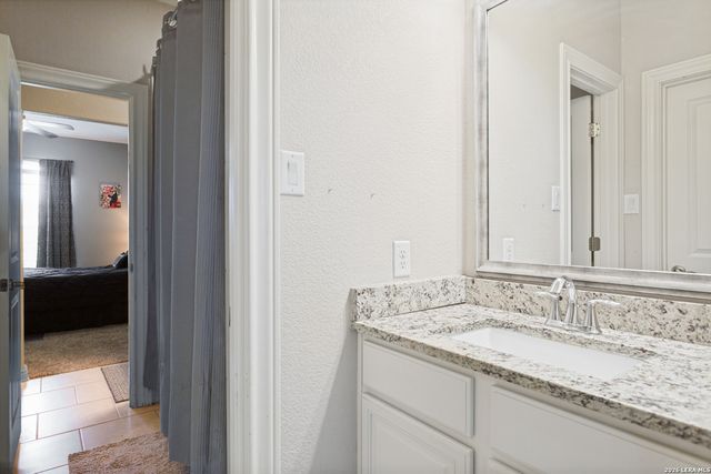 192 Sunrise Hill, Castroville, TX 78009