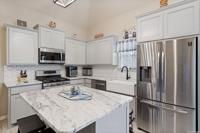 192 Sunrise Hill, Castroville, TX 78009