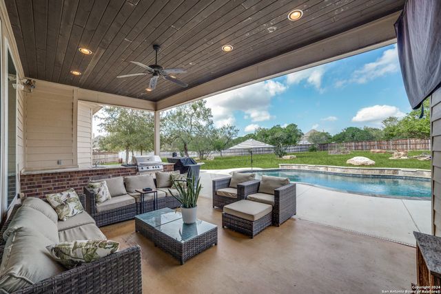 192 Sunrise Hill, Castroville, TX 78009