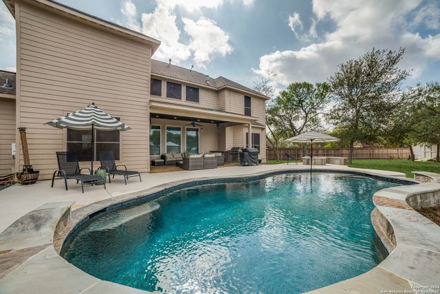 192 Sunrise Hill, Castroville, TX 78009