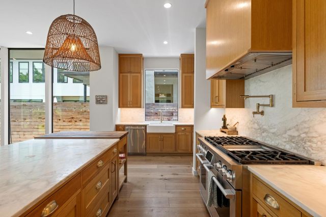 2024 Ford ST, Austin, TX 78704