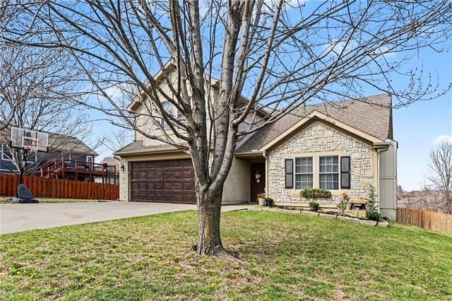 13704 Jana Lei Avenue, Bonner Springs, KS 66012