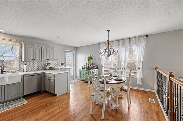 13704 Jana Lei Avenue, Bonner Springs, KS 66012