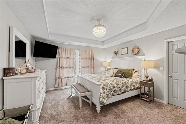 13704 Jana Lei Avenue, Bonner Springs, KS 66012