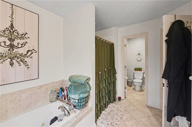 13704 Jana Lei Avenue, Bonner Springs, KS 66012