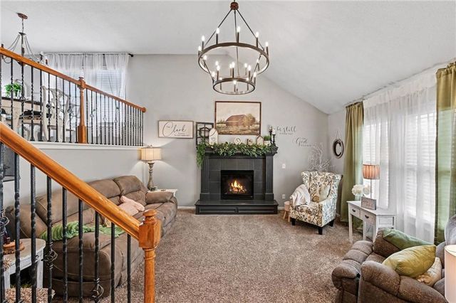 13704 Jana Lei Avenue, Bonner Springs, KS 66012