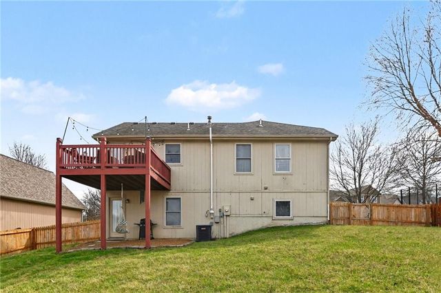 13704 Jana Lei Avenue, Bonner Springs, KS 66012