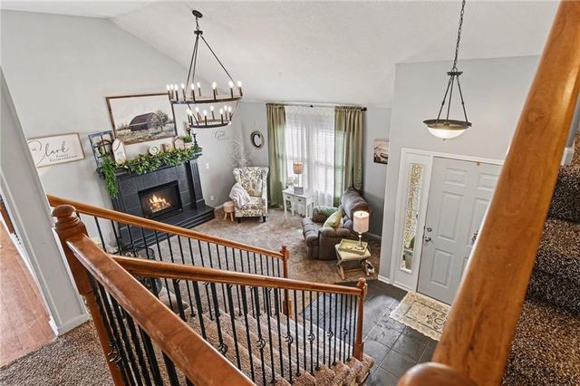 13704 Jana Lei Avenue, Bonner Springs, KS 66012