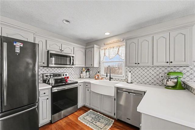 13704 Jana Lei Avenue, Bonner Springs, KS 66012