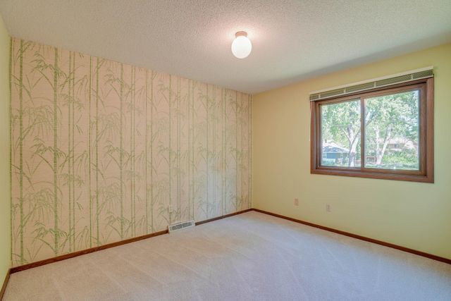 1010 94th Avenue NW, Coon Rapids, MN 55433