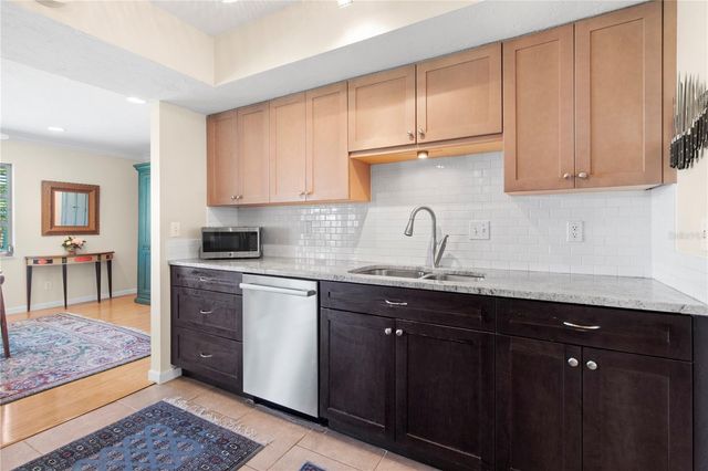 7926 CYPRESS LAKE DRIVE, Sarasota, FL 34243