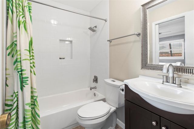 7926 CYPRESS LAKE DRIVE, Sarasota, FL 34243