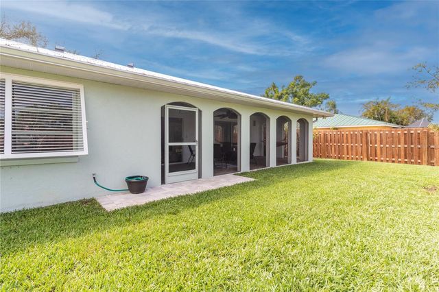 7926 CYPRESS LAKE DRIVE, Sarasota, FL 34243
