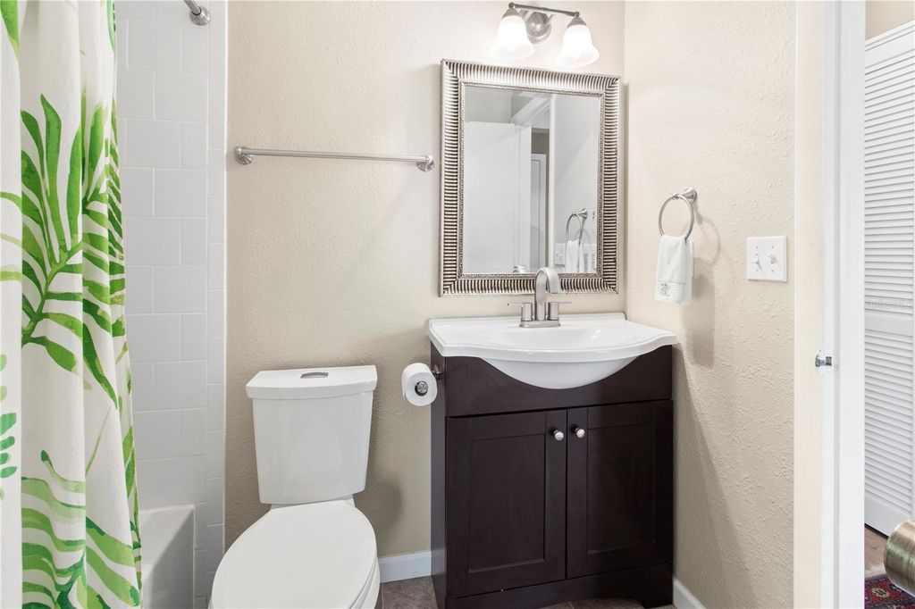 Image 29 of property listing at 7926 CYPRESS LAKE DRIVE, Sarasota, FL 34243