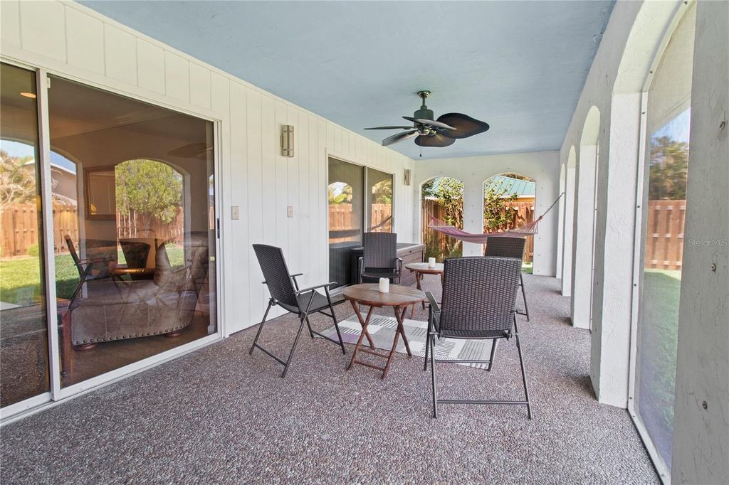 Image 31 of property listing at 7926 CYPRESS LAKE DRIVE, Sarasota, FL 34243