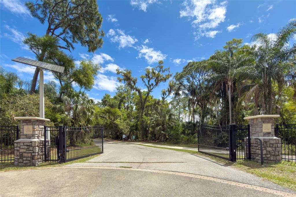 Image 41 of property listing at 7926 CYPRESS LAKE DRIVE, Sarasota, FL 34243