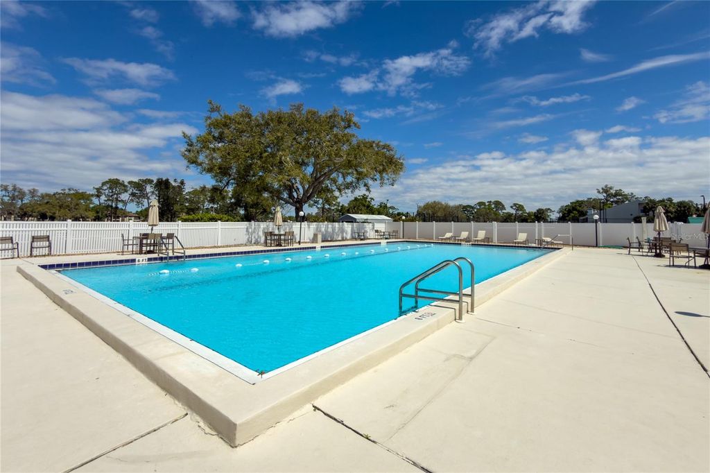 Image 45 of property listing at 7926 CYPRESS LAKE DRIVE, Sarasota, FL 34243