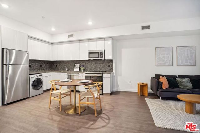3640 Wilshire Boulevard 629, Los Angeles, CA 90010
