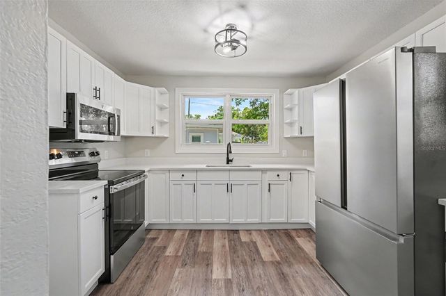 1804 E COMANCHE AVE, Tampa, FL 33610