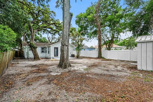 1804 E COMANCHE AVE, Tampa, FL 33610