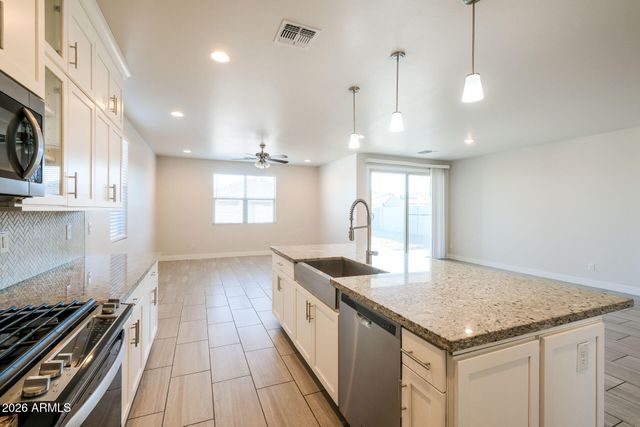 6918 W SAMANTHA Way, Laveen, AZ 85339