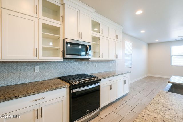 6918 W SAMANTHA Way, Laveen, AZ 85339