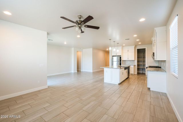 6918 W SAMANTHA Way, Laveen, AZ 85339