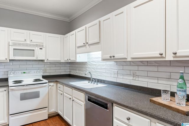 1565 SAVANNAH PARK, Birmingham, AL 35216