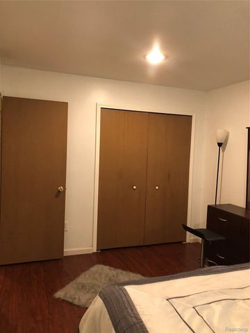 35471 HICKORY WOODS DR 6, Clinton Charter Township, MI 48035