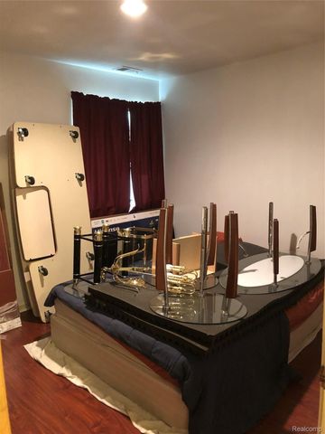 35471 HICKORY WOODS DR 6, Clinton Charter Township, MI 48035