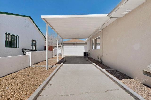 6105 Bellamah Avenue NE, Albuquerque, NM 87110