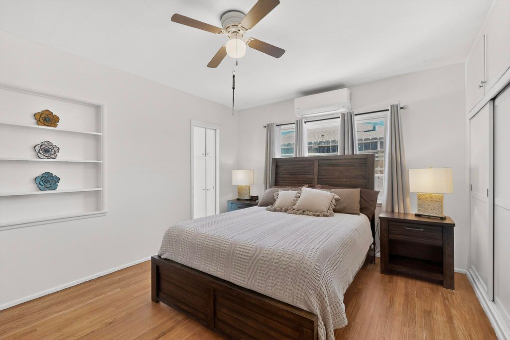 Image 28 of property listing at 6105 Bellamah Avenue NE, Albuquerque, NM 87110