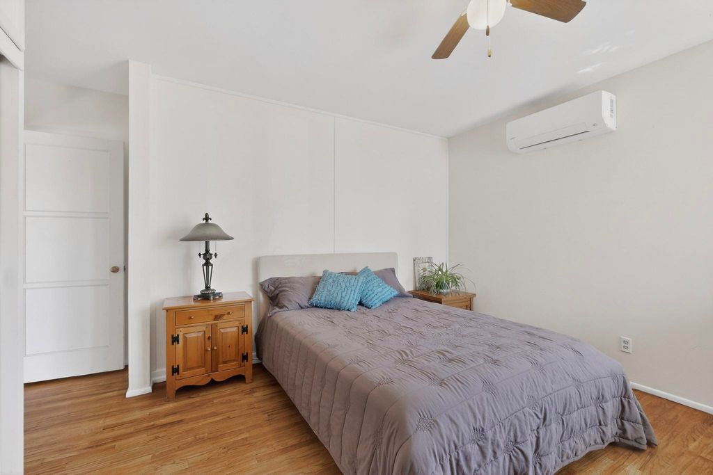 Image 31 of property listing at 6105 Bellamah Avenue NE, Albuquerque, NM 87110