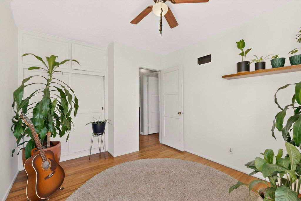 Image 33 of property listing at 6105 Bellamah Avenue NE, Albuquerque, NM 87110