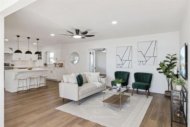 1106 LAKE ARIANA BOULEVARD, Auburndale, FL 33823