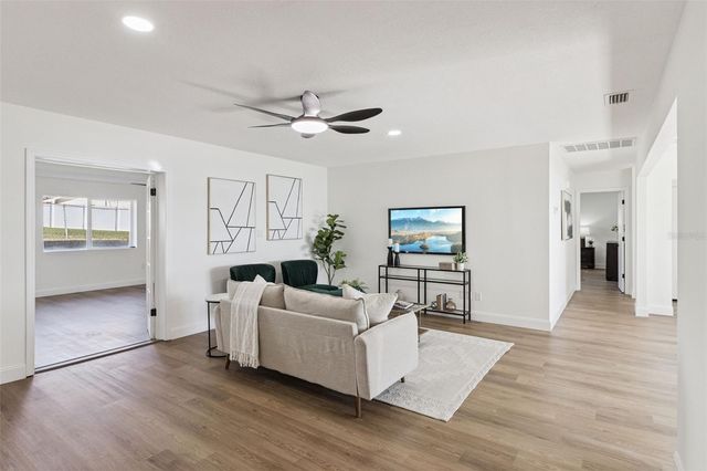 1106 LAKE ARIANA BOULEVARD, Auburndale, FL 33823