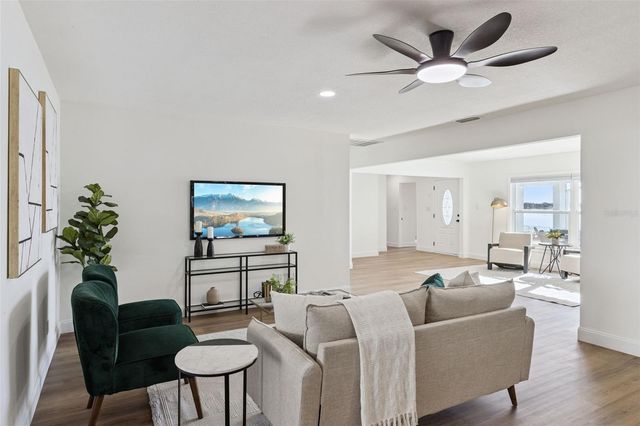 1106 LAKE ARIANA BOULEVARD, Auburndale, FL 33823