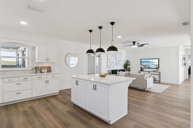 1106 LAKE ARIANA BOULEVARD, Auburndale, FL 33823