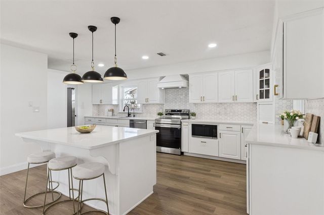 1106 LAKE ARIANA BOULEVARD, Auburndale, FL 33823